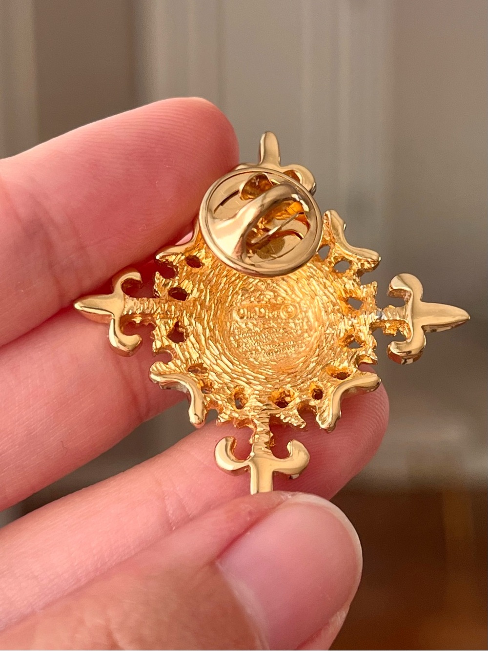 Authentic Vintage Dior Rare Gripoix Glass Cabochon Maltese Cross Gold Brooch Pin - Picture 5 of 5